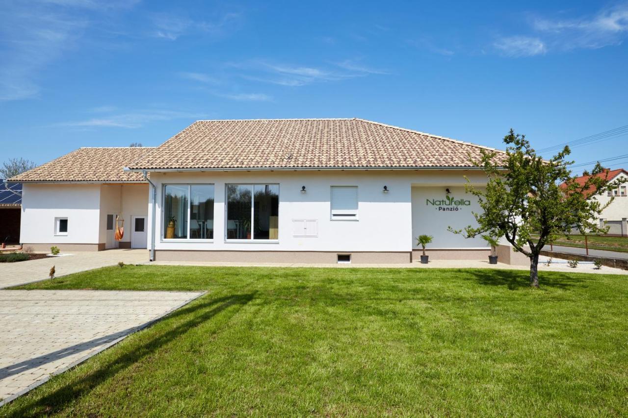 Naturella Panzio Villány Exterior foto